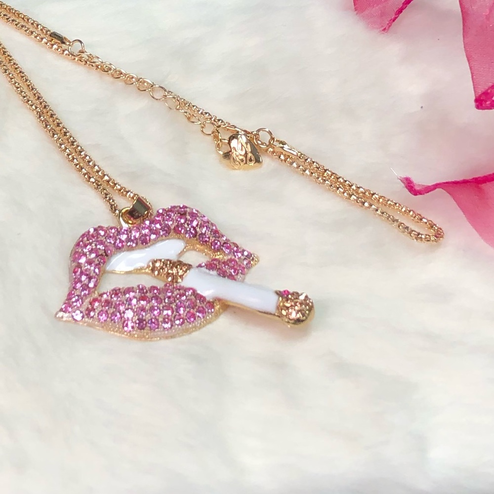 NWT BETSEY JOHNSON HOT LIPS NECKLACE - PINK OR RED - Picture 3 of 6